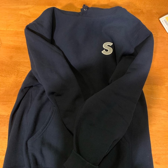 Surpreme hoodie, comes with 2 stickers and origina - Picture 4 of 6